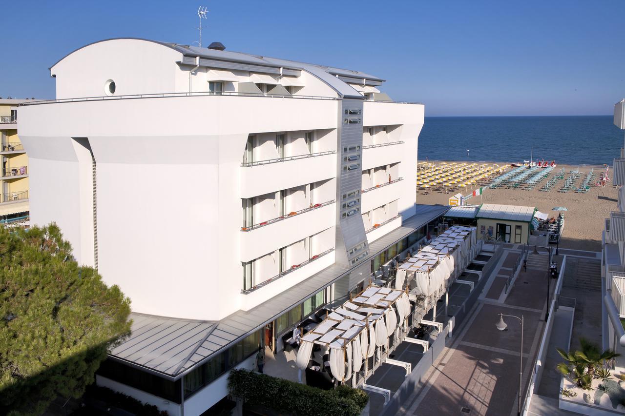 Hotel Parigi Caorle Buitenkant foto